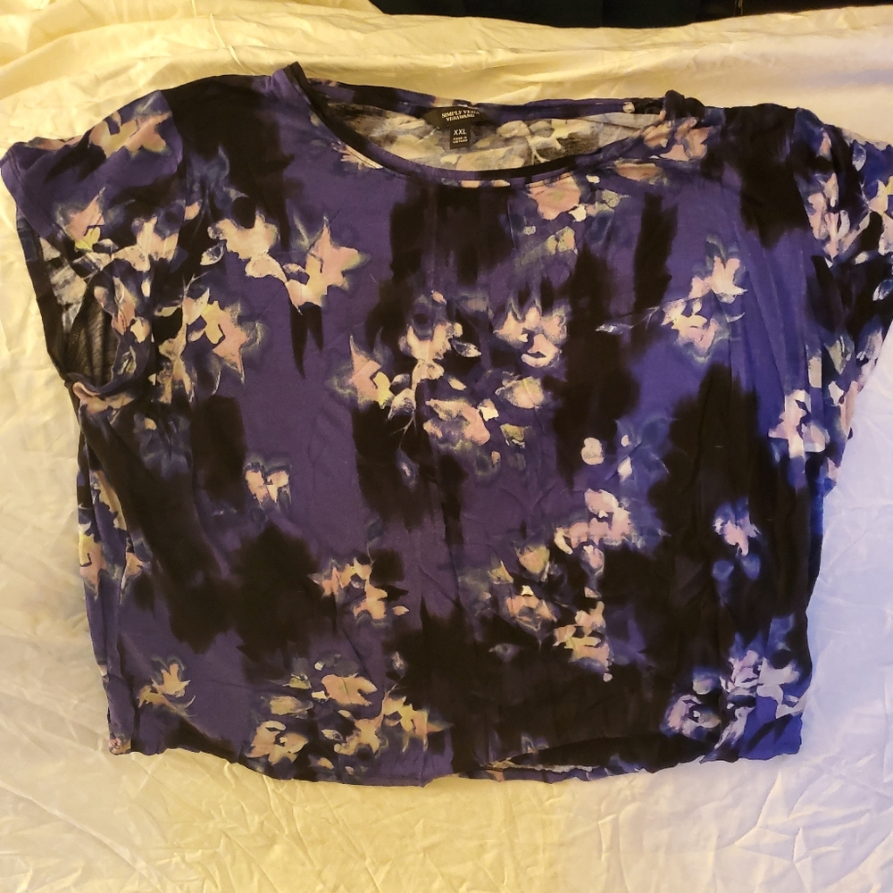 Simply Vera Wang 2x gently worn purple floral t-shirt